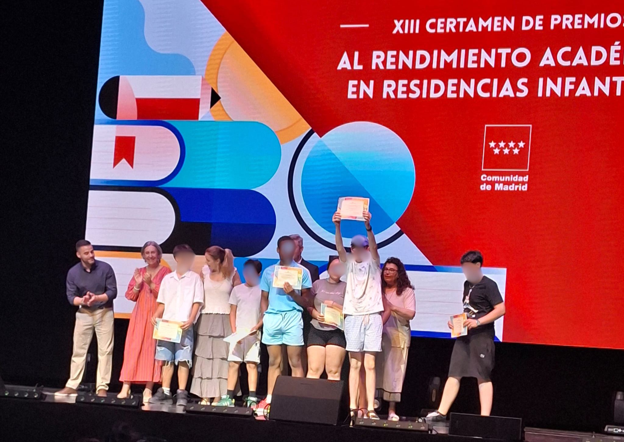 Dos jóvenes de APANID, premiados por su esfuerzo académico en la XIII edición del Certamen de la Comunidad de Madrid